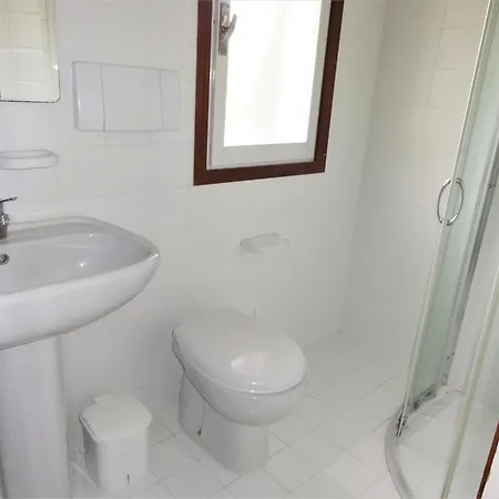 Quiet Near The فيلة بيبيوني