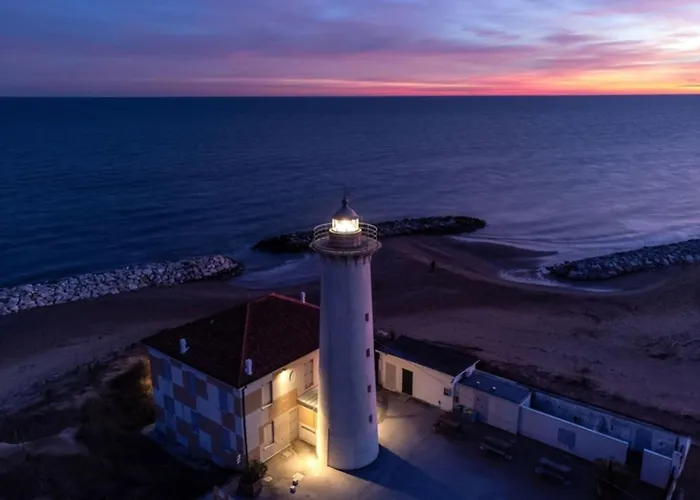 Quiet Near The فيلة